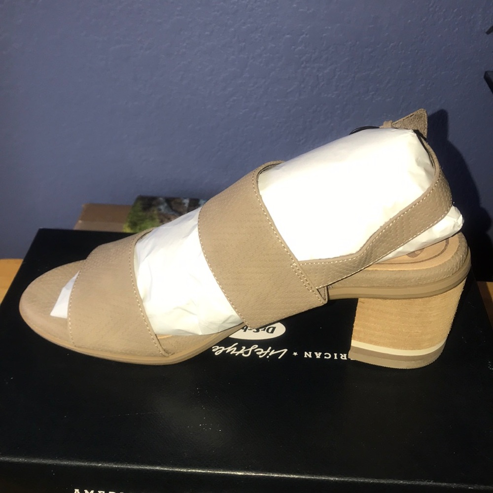 Shoe - Picture 3 of 5
